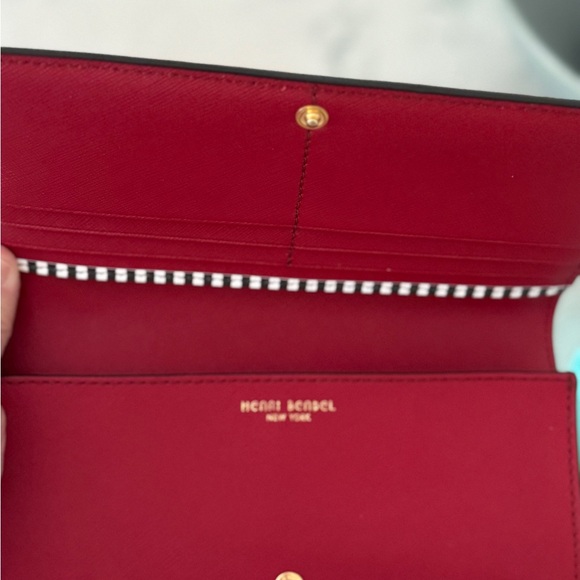 Henri Bendel Kangaroo Wallet - Picture 3 of 8
